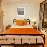 O Berges De Bed & Breakfast